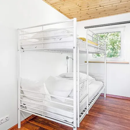 Apartment Eidsvag شقة