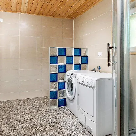 5 Person In Daire Eidsvåg