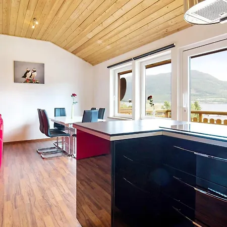 Daire 5 Person In Eidsvåg