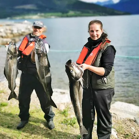 5 Person In * Eidsvåg