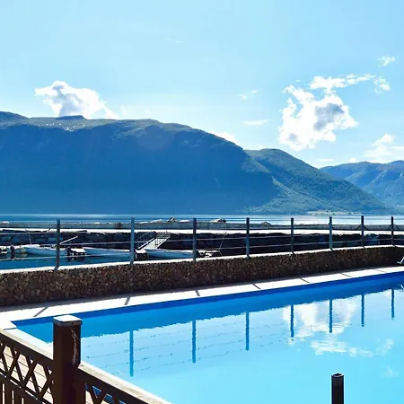 5 Person In Daire Eidsvåg