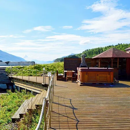 5 Person In Eidsvåg