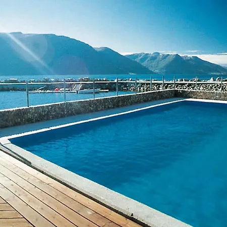 5 Person In Daire Eidsvåg