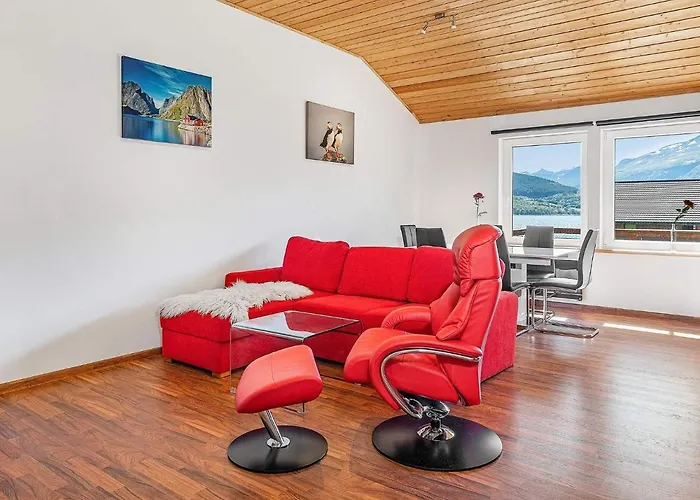 5 Person In Appartement