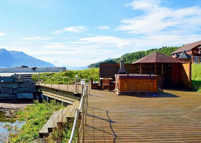 5 Person In Eidsvåg