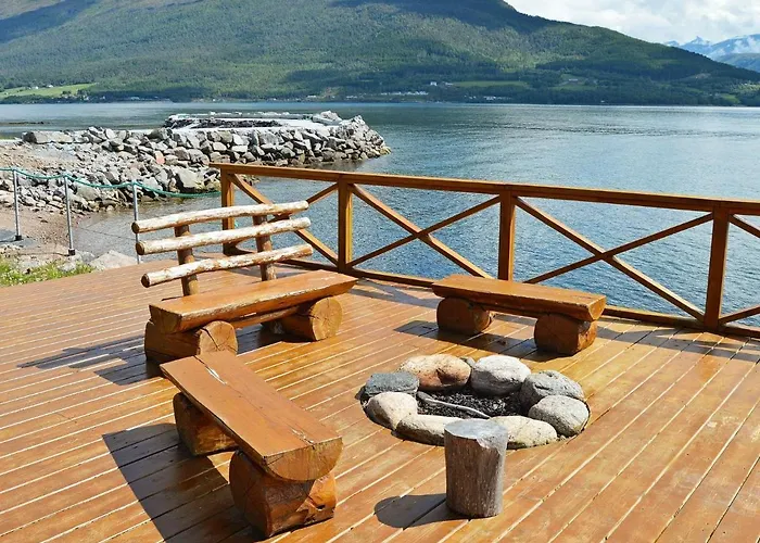 5 Person In Appartement